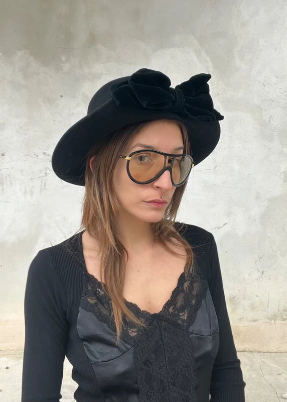 Cappello elegante vintage in lana nero