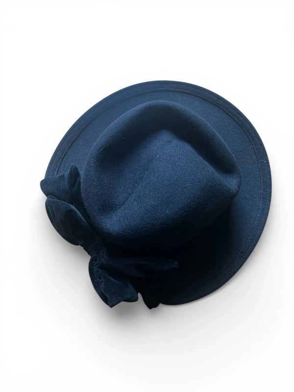 Cappello elegante vintage in lana nero
