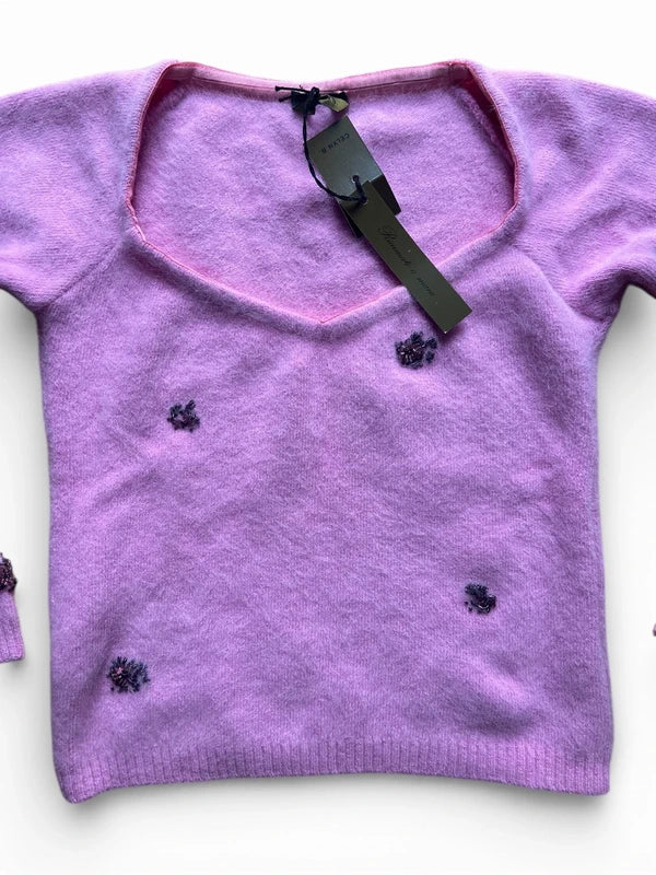 Maglione in misto angora/lana rosa ricamato con perline
