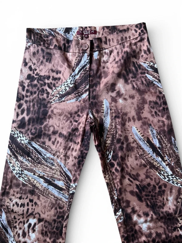 Pantaloni animalier con stampa piume