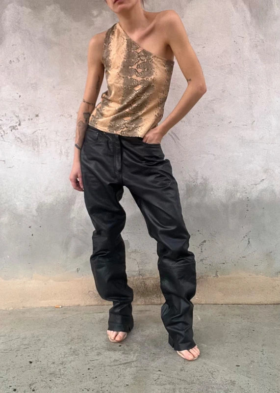 Pantaloni in pelle rigida