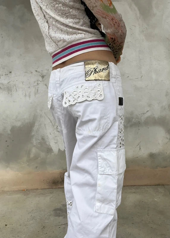 Pantalone cargo bianco con intarsi pizzo sangallo