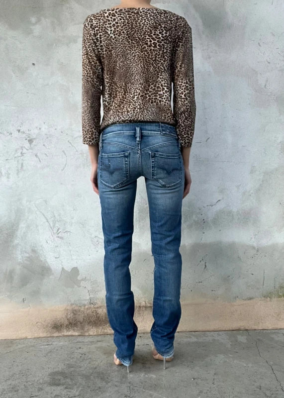 Pantalone slim Diesel a vita bassa con 5 tasche