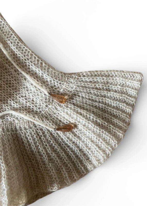 Cardigan beige con collo ampio