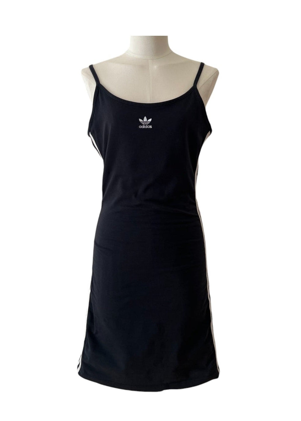 Abito sportivo nero adidas con spalline