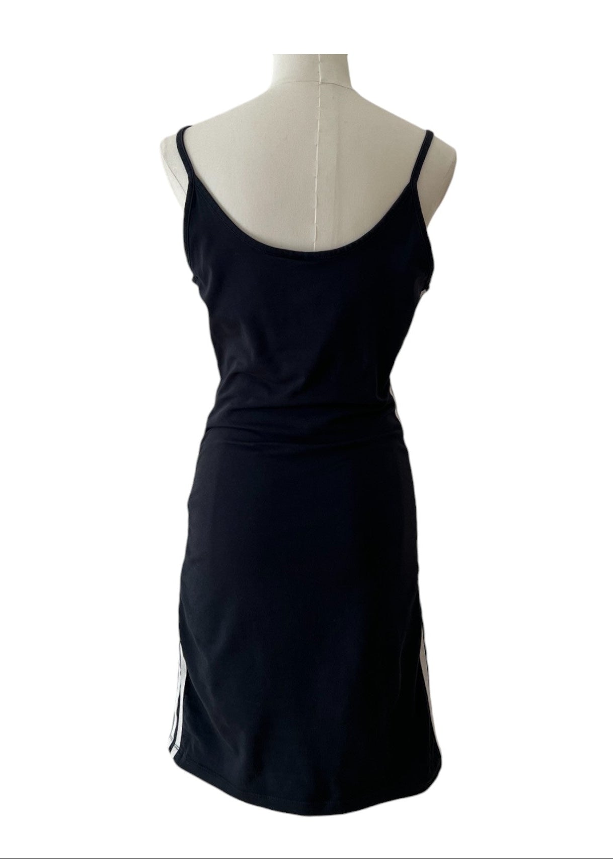 Abito sportivo nero adidas con spalline