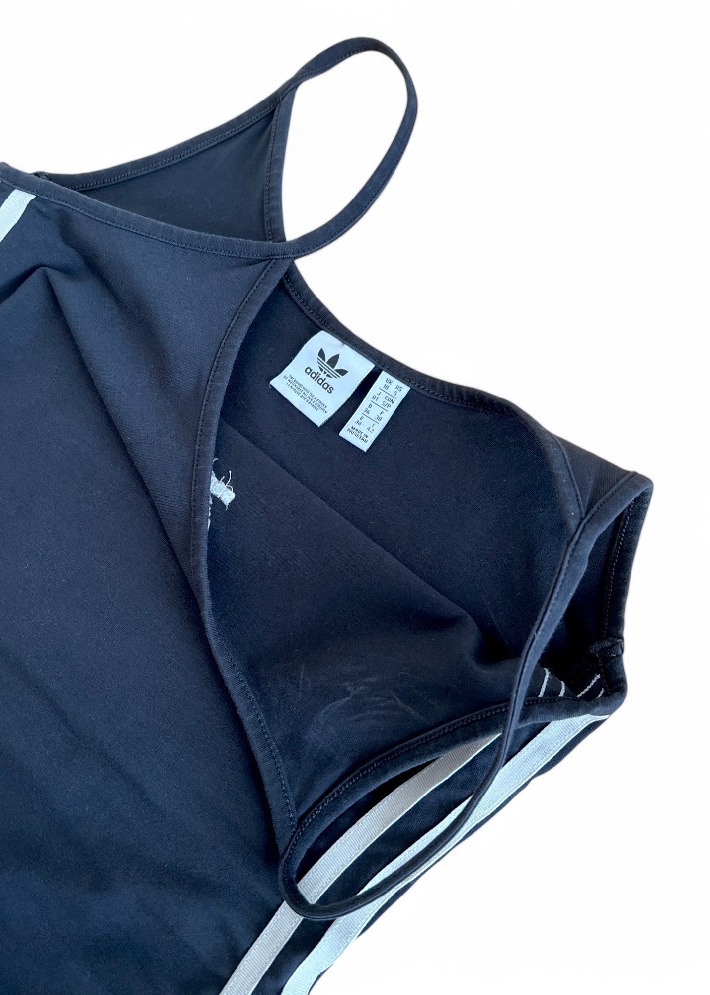 Abito sportivo nero adidas con spalline