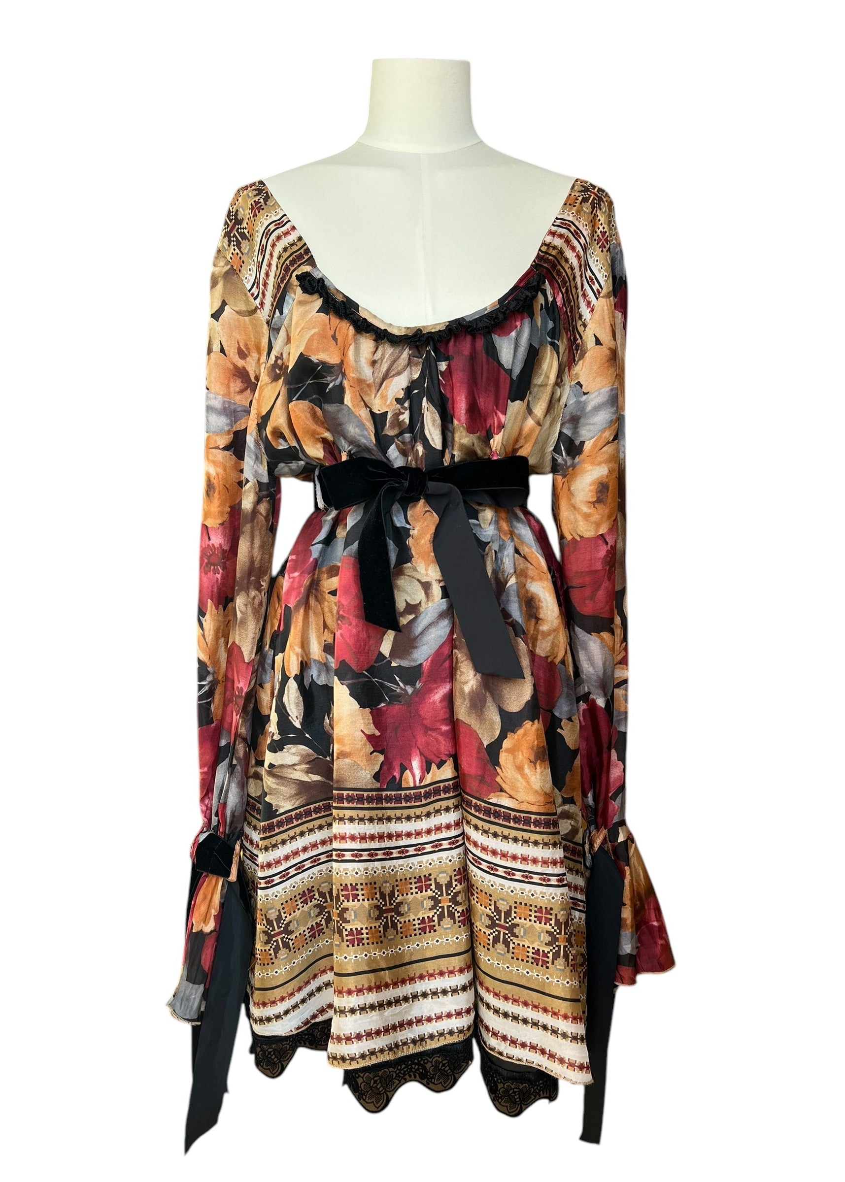 Abito in seta con fantasia floreale