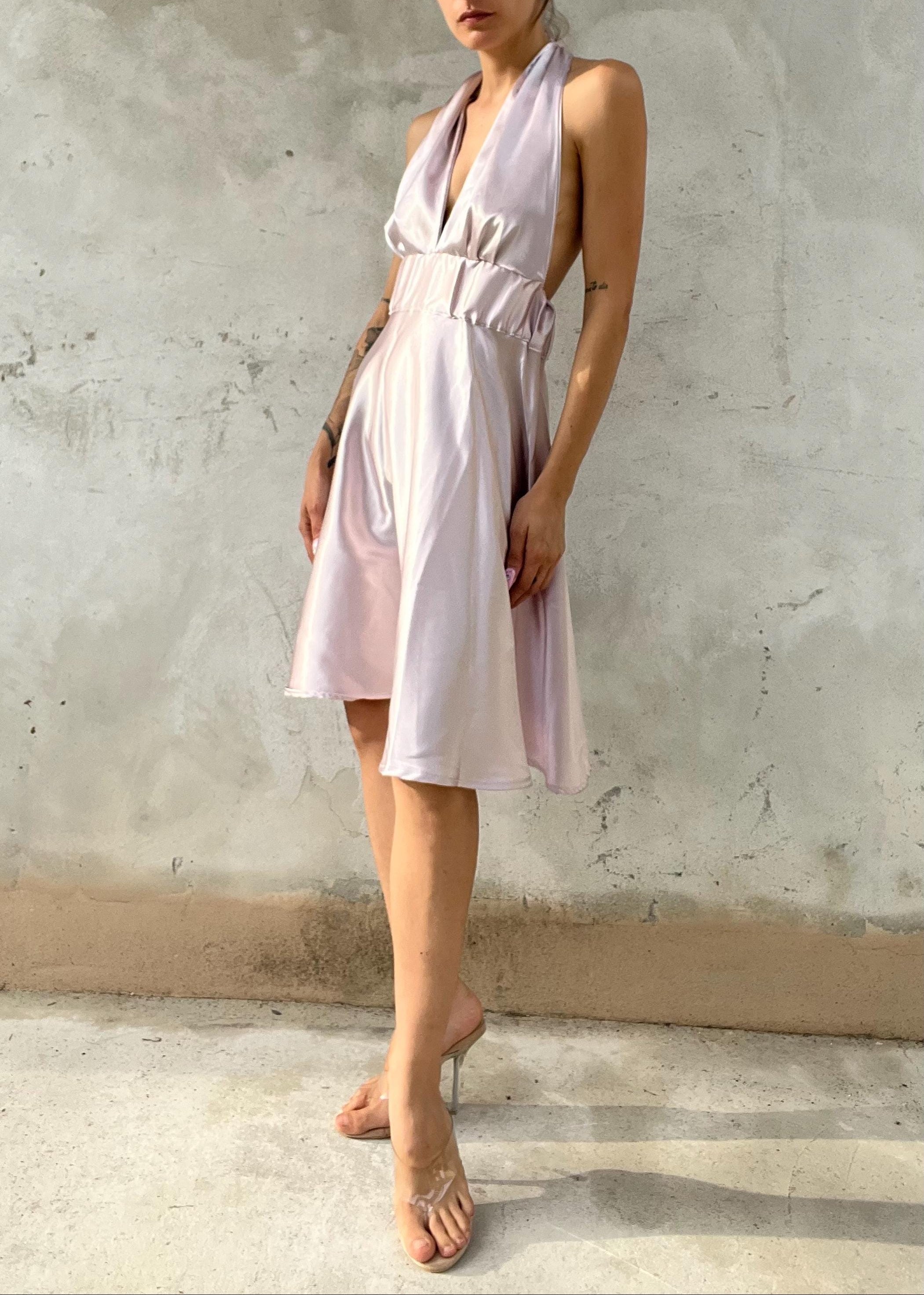 abito rosa tenue in raso