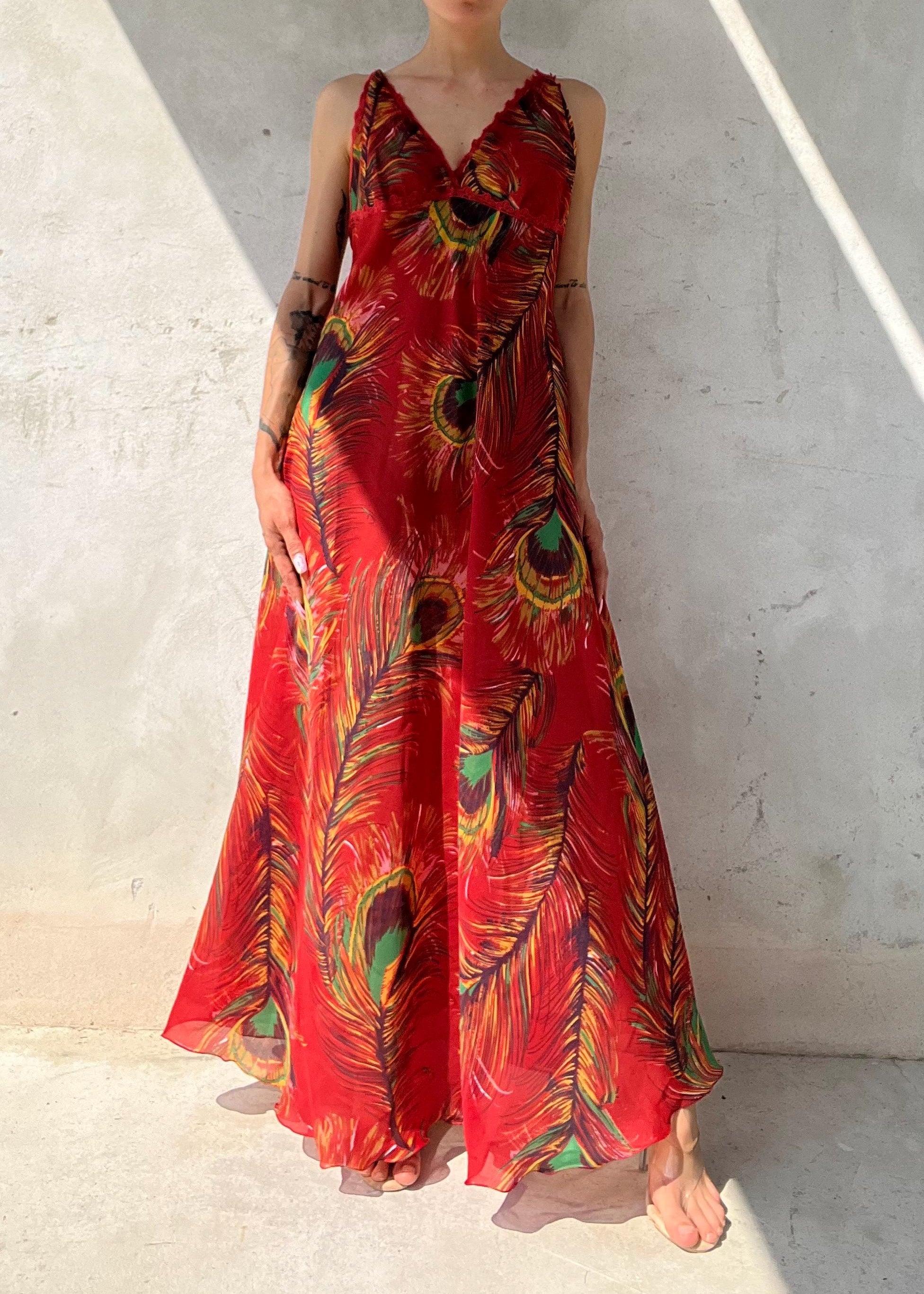 Abito estivo vintage rosso con stampa piume di pavone