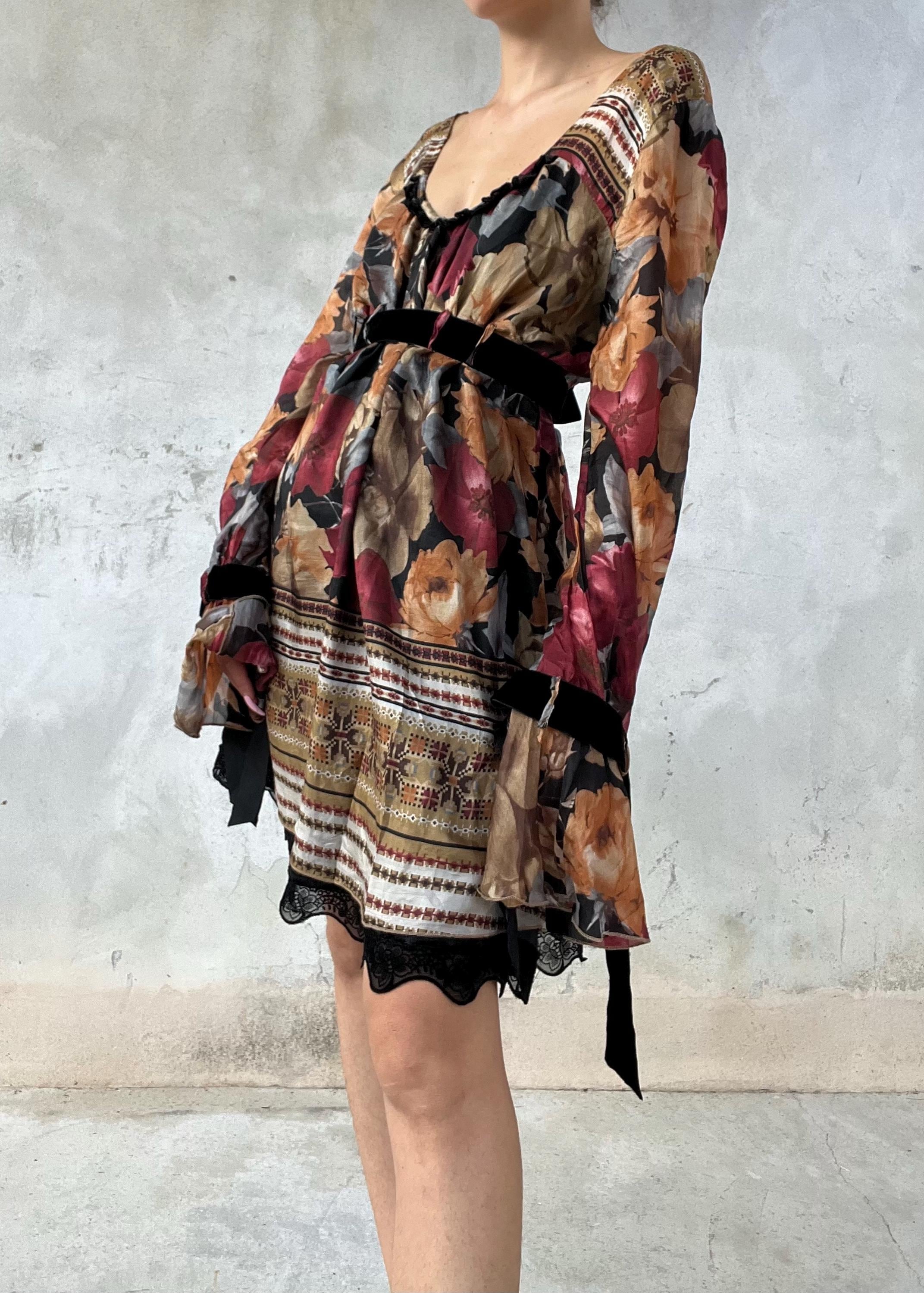 Abito in seta con fantasia floreale