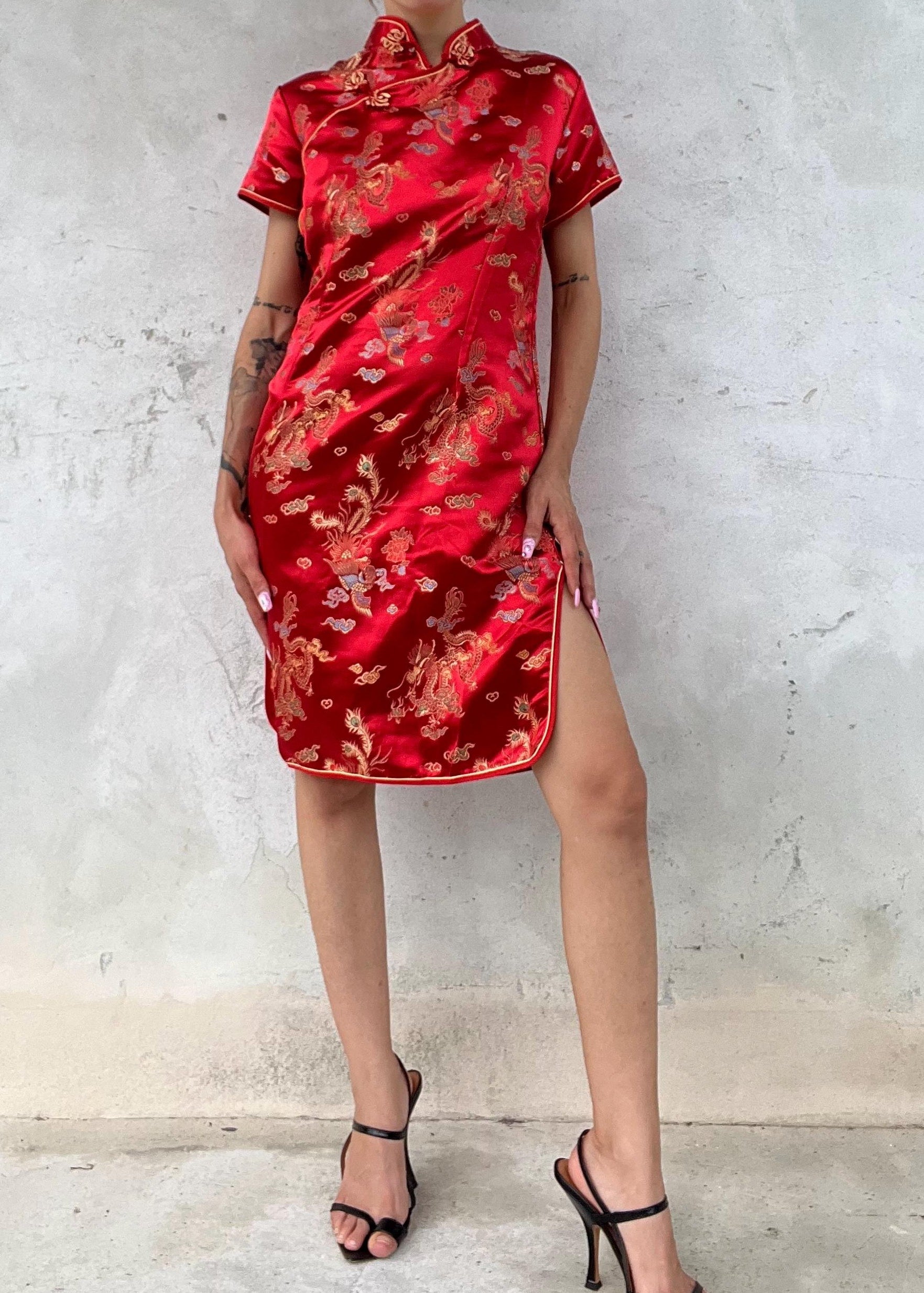 Abito orientale rosso vintage