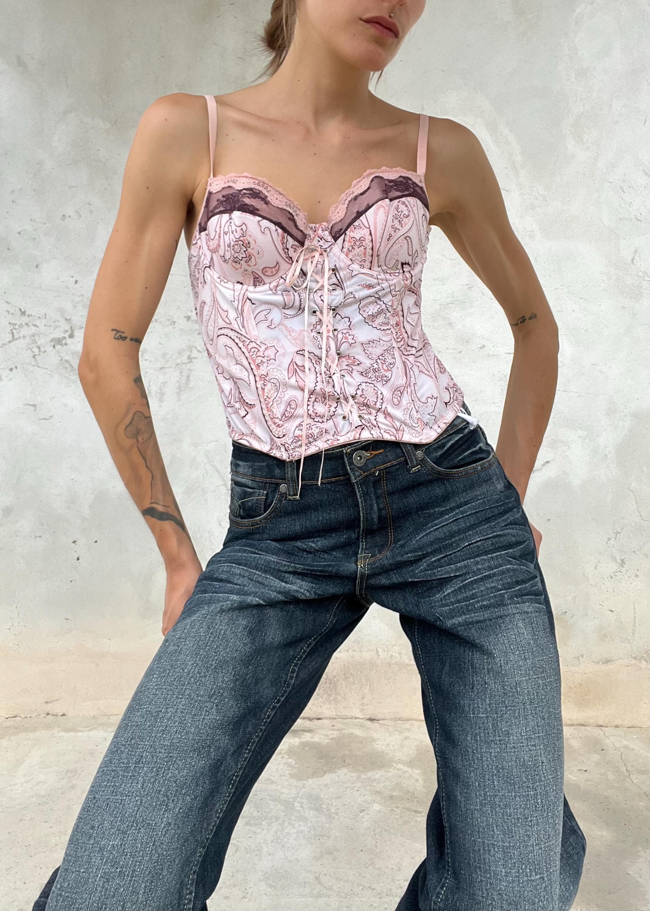 Corpetto vintage rosa con coppe