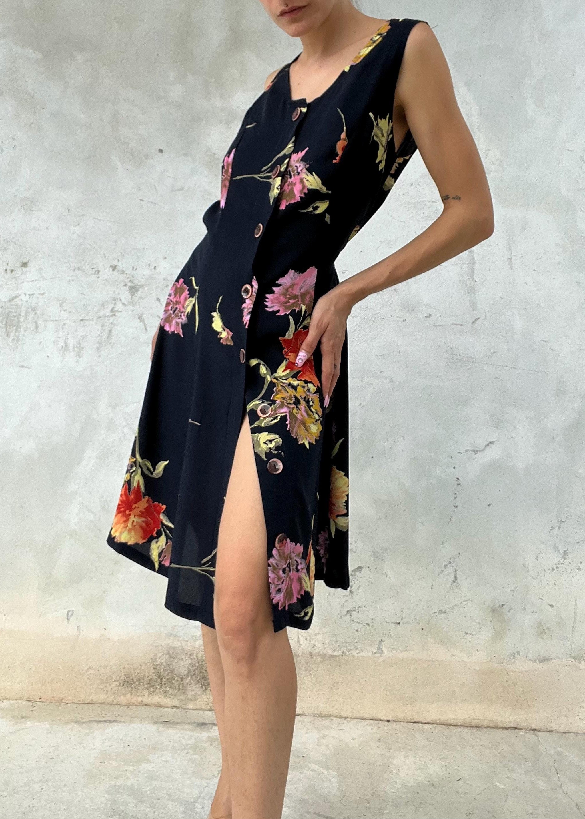 Abito estivo lungo nero con fiori