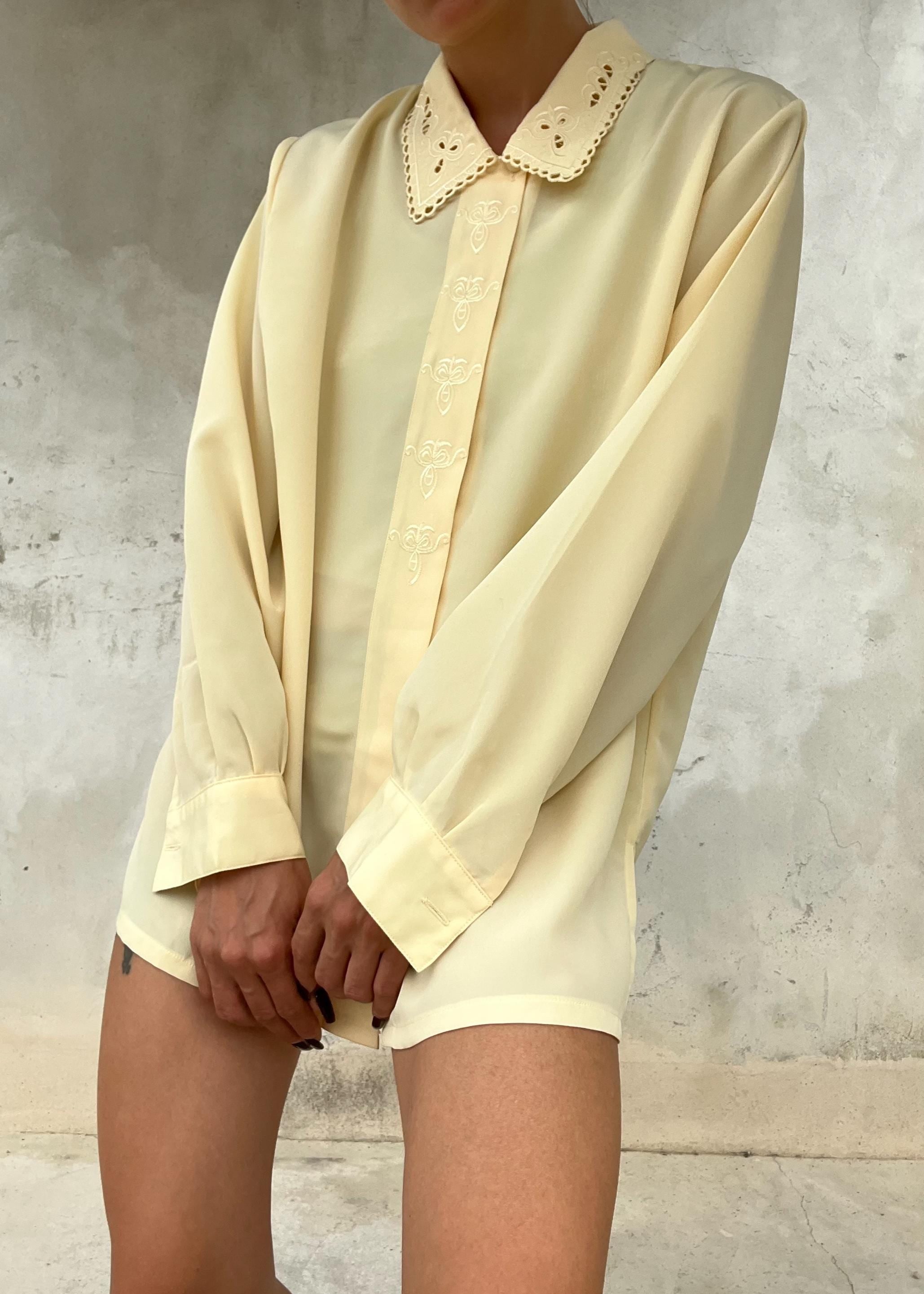 Camicia orientale gialla con ricamo