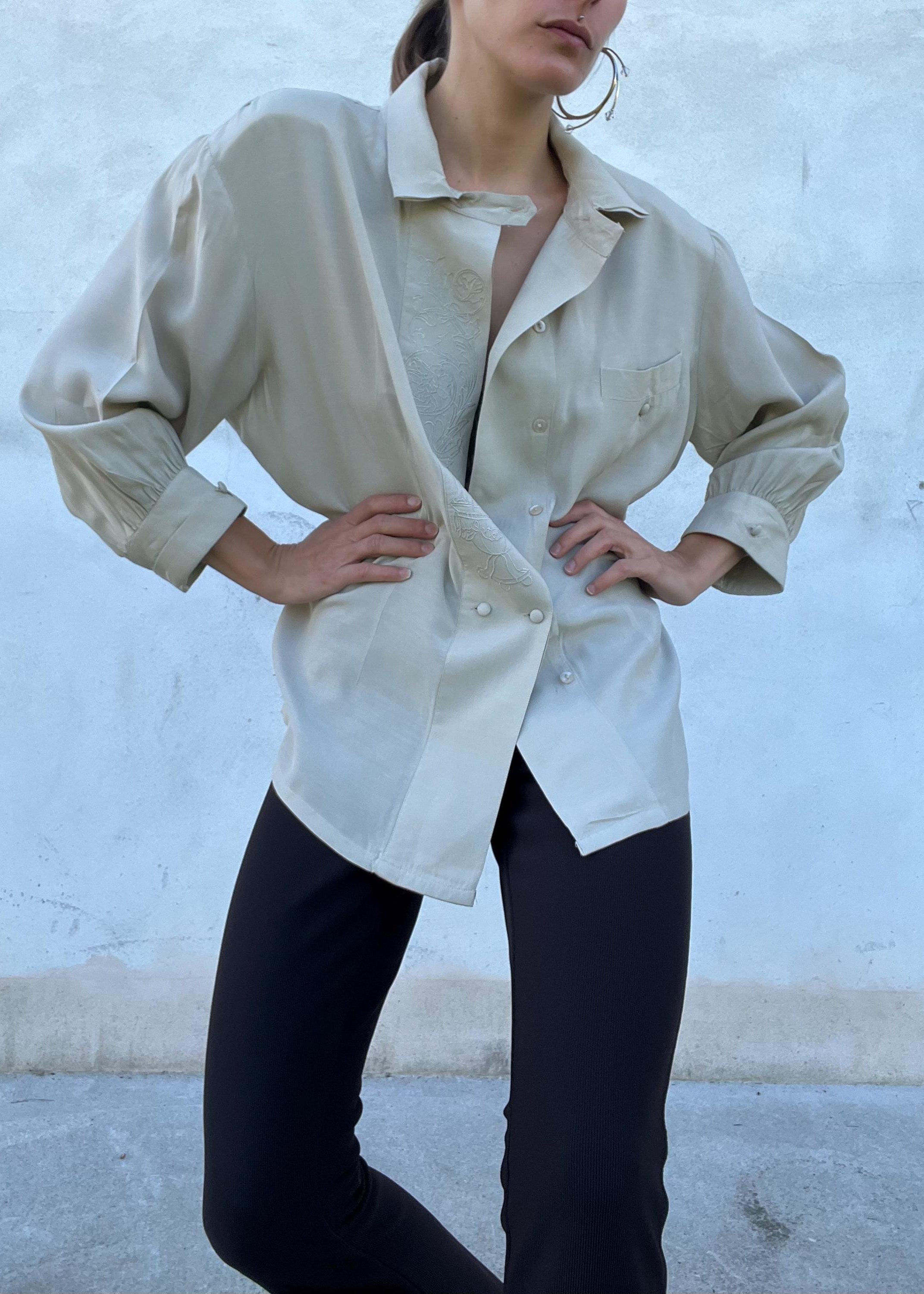 Camicia vintage beige con ricamo