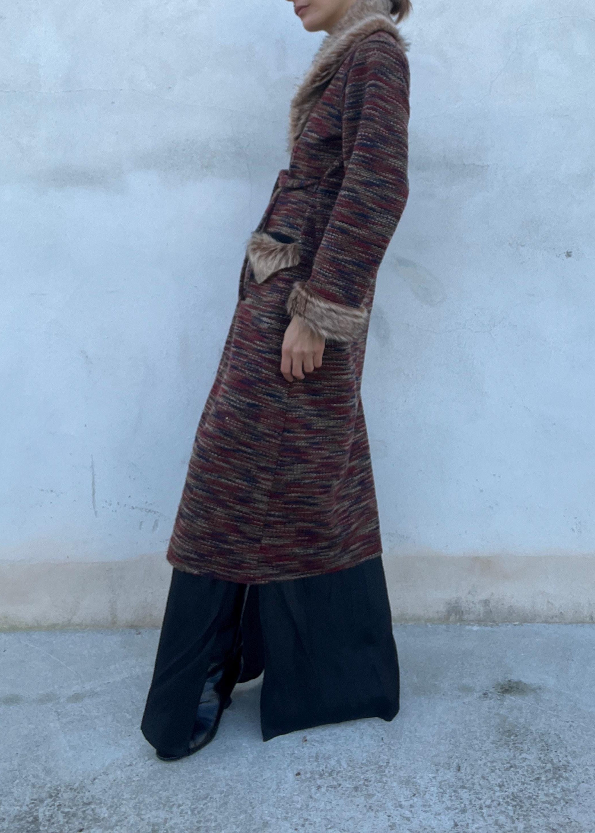 Cappotto vintage in maglia e finta pelliccia sui bordi