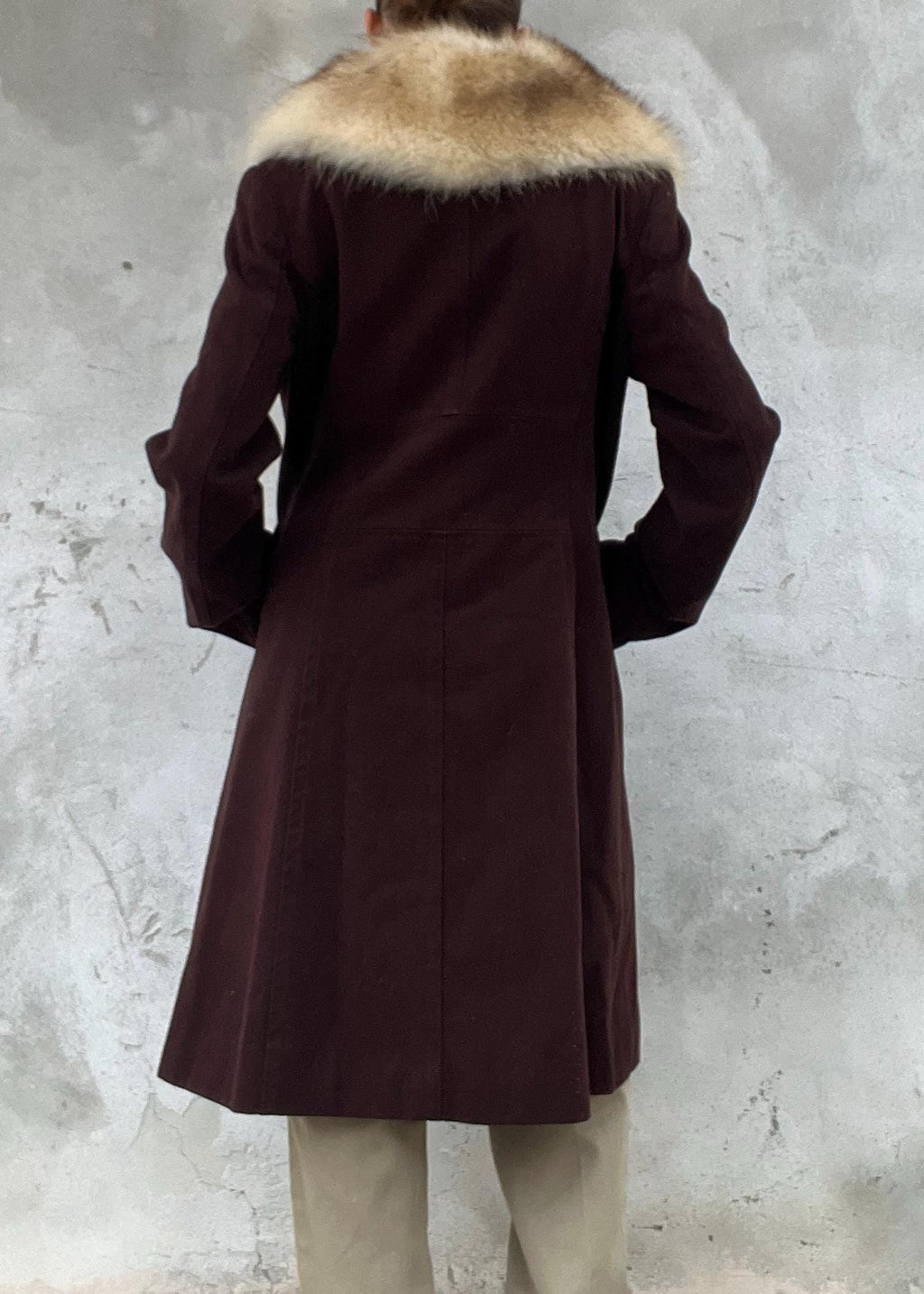 Cappotto marrone y2k con collo visone chiaro