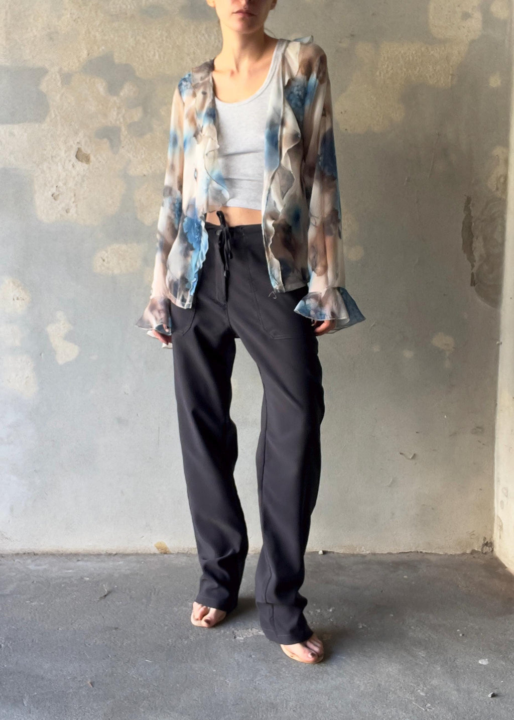 Top con ruffle e fiori