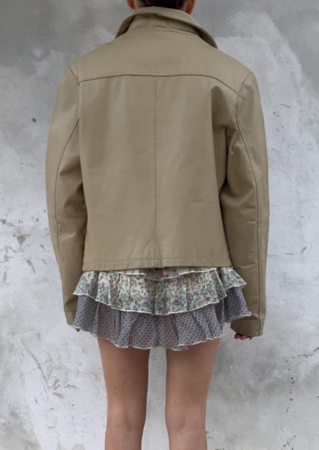 Giacca boxy in pelle beige