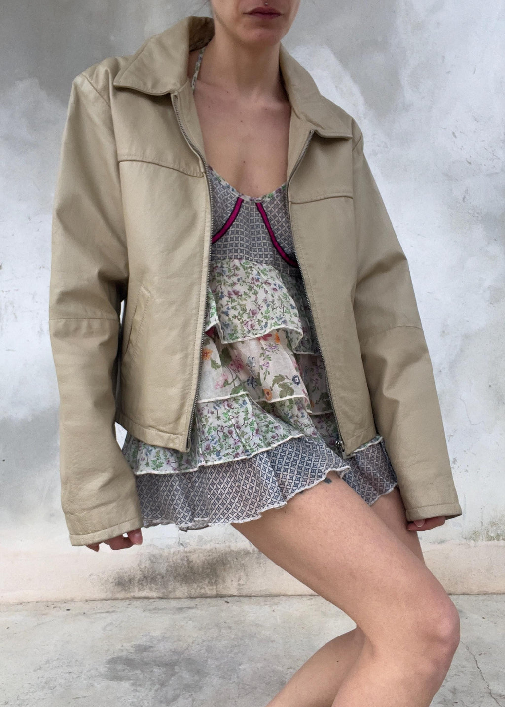 Giacca boxy in pelle beige