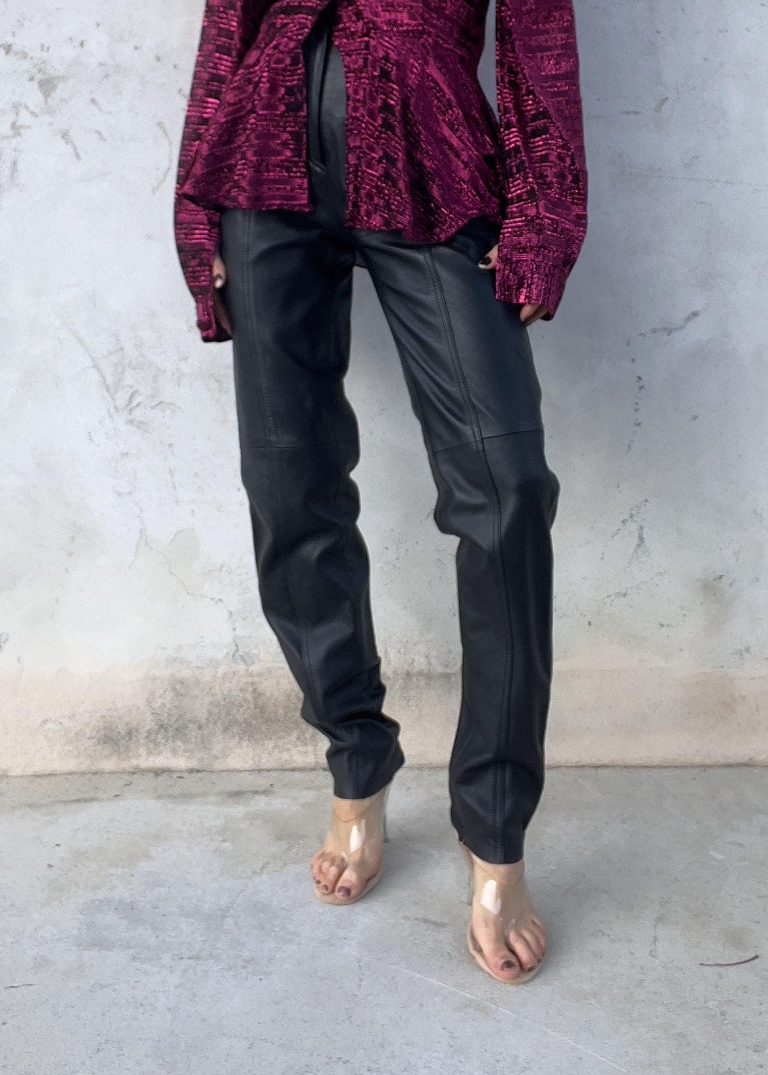 Pantaloni in pelle con zip