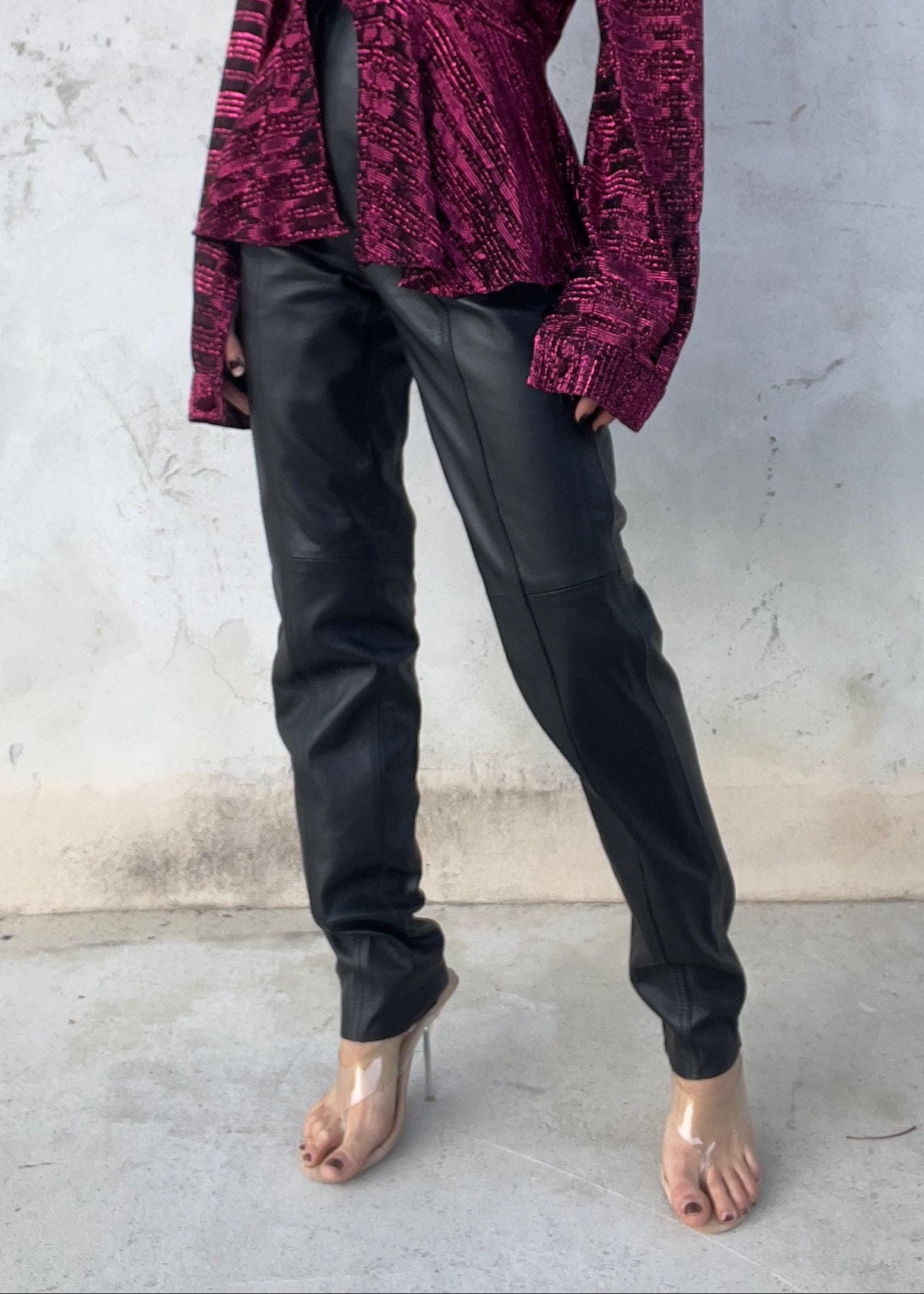 Pantaloni in pelle con zip