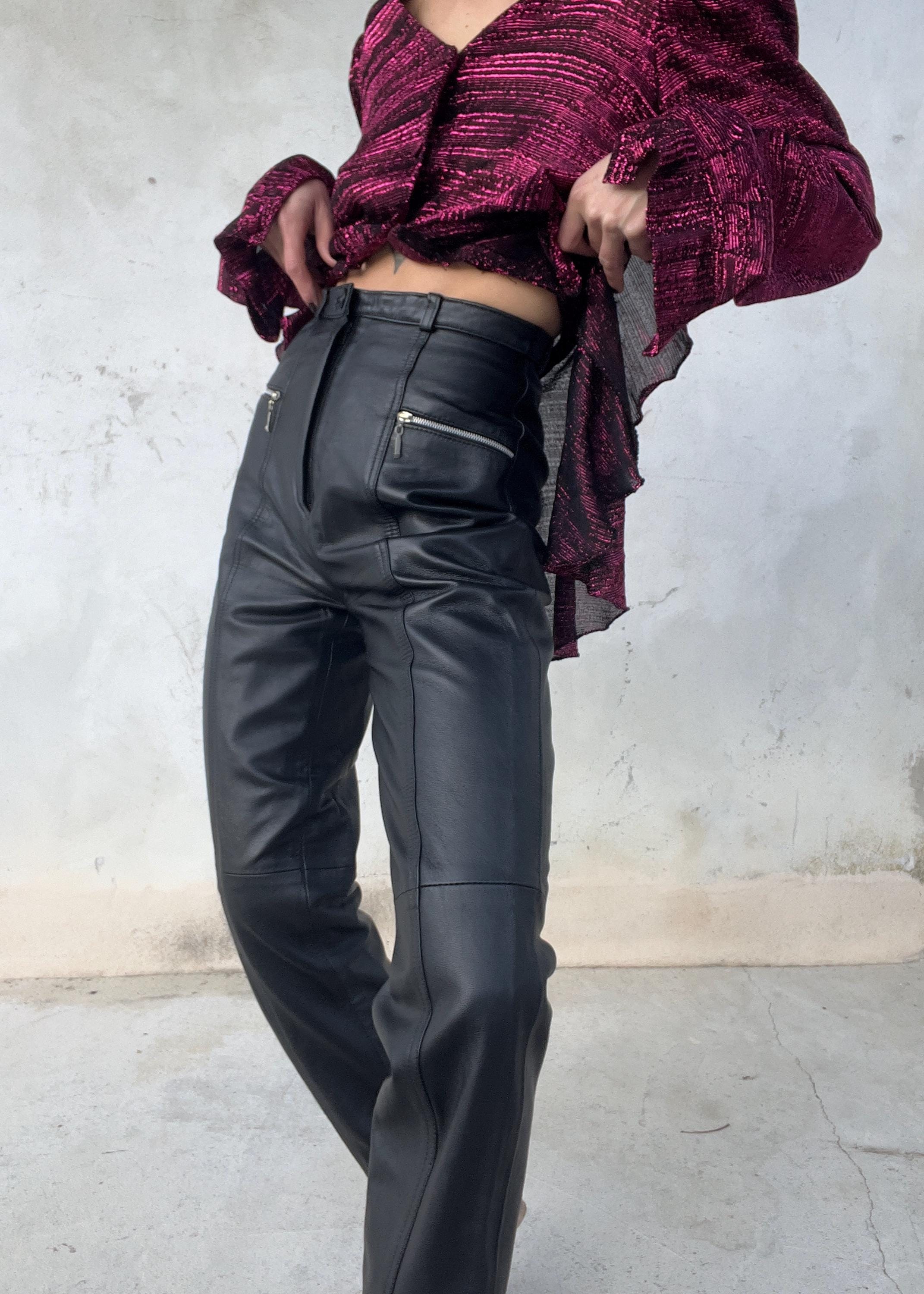 Pantaloni in pelle con zip