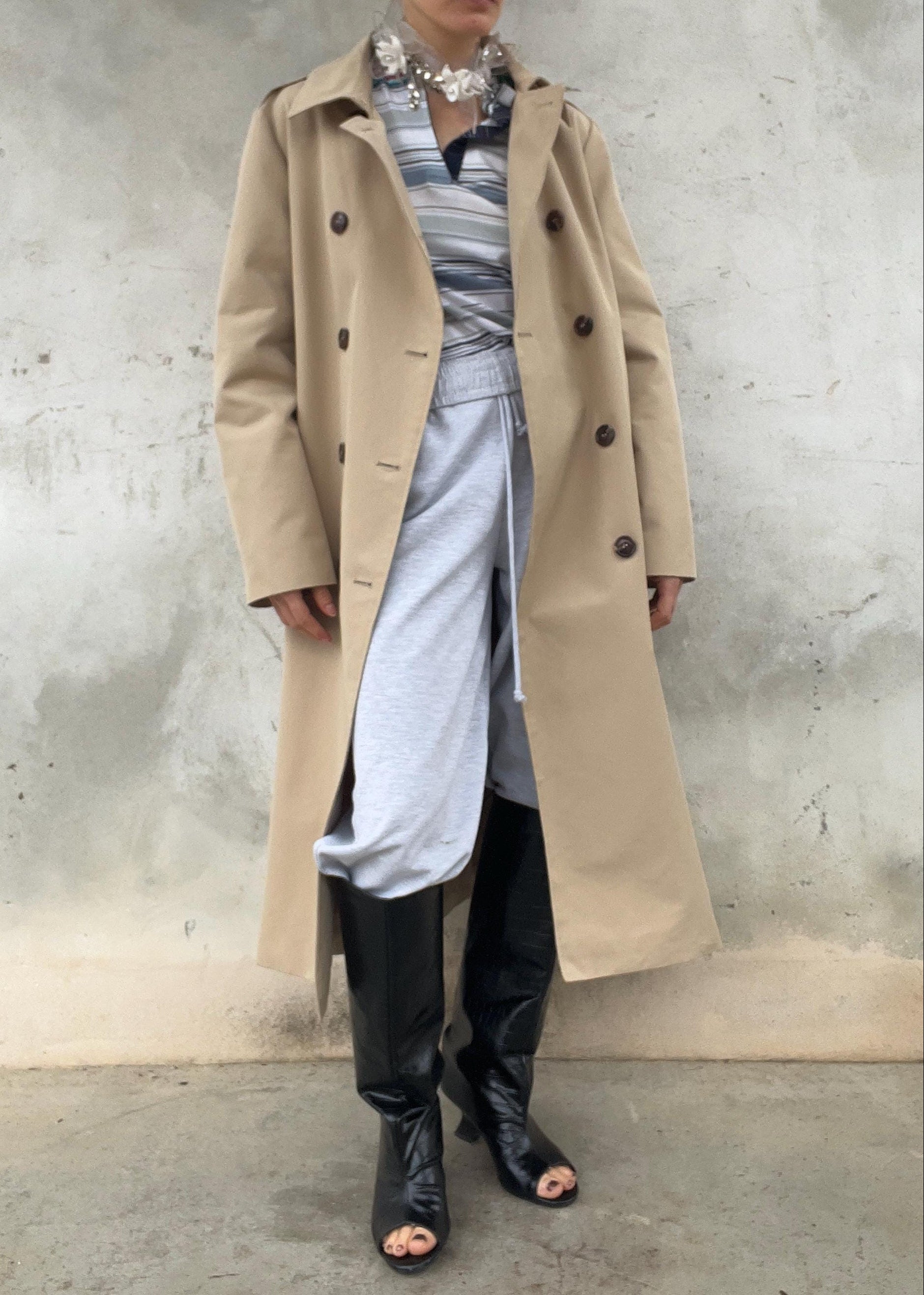 Trench ampio beige primaverile